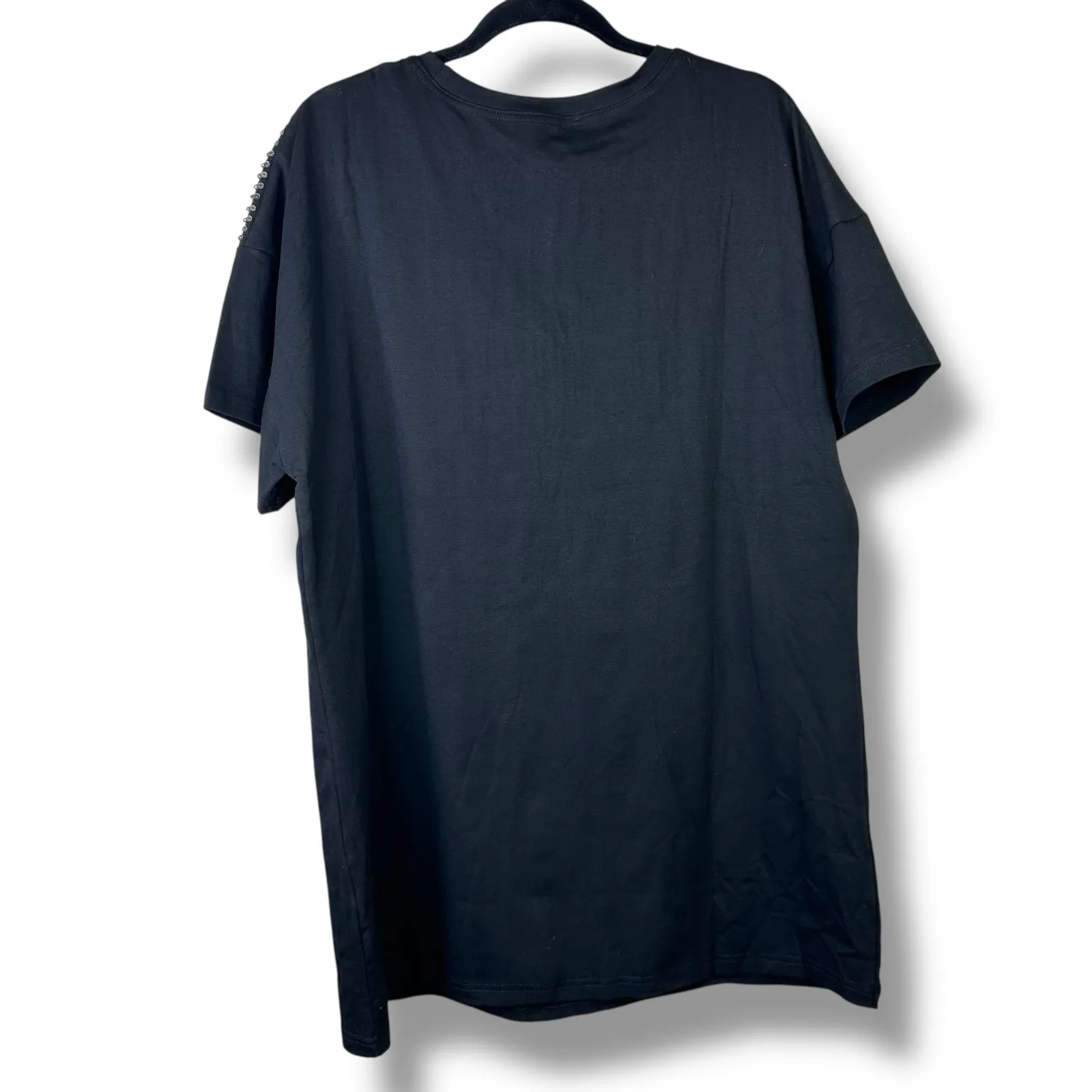 BaeVely NWOT Boutique Silver Sequin Embellished Black T - Image 6