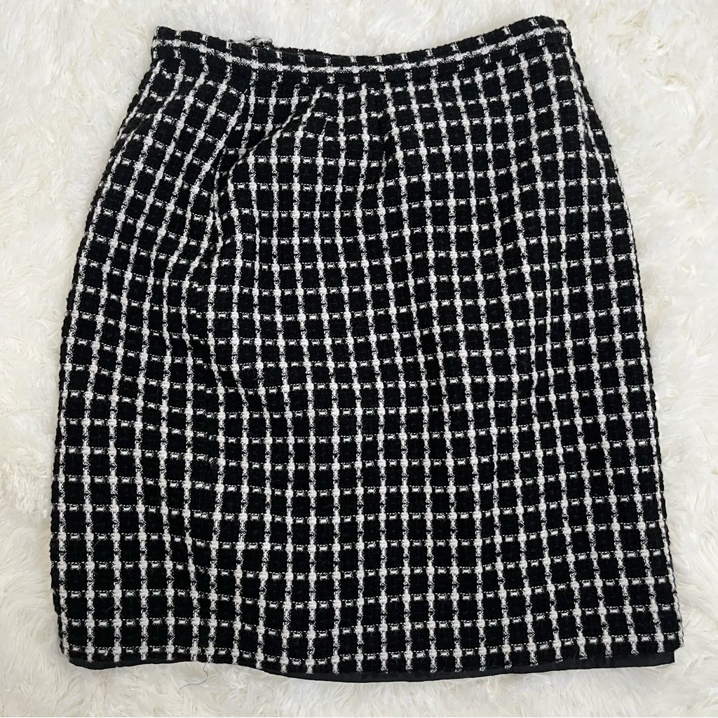 VTG 90s black and white houndstooth tweed skirt made in Italy #oldmoney Size 12 - Image 3