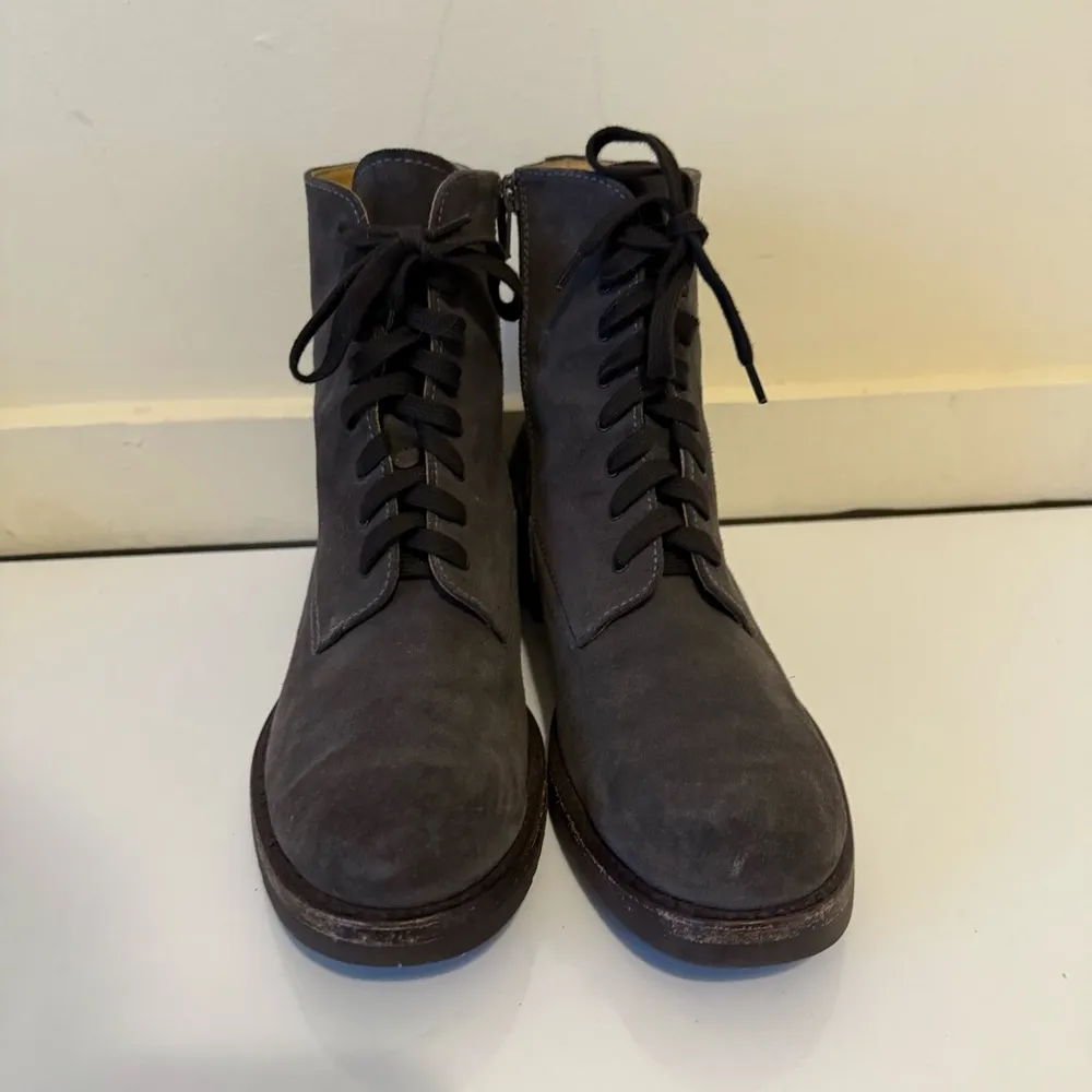 Gravati for Wilkes Bashford lace up women's grey suede boots size 8.5 Gray - Image 5