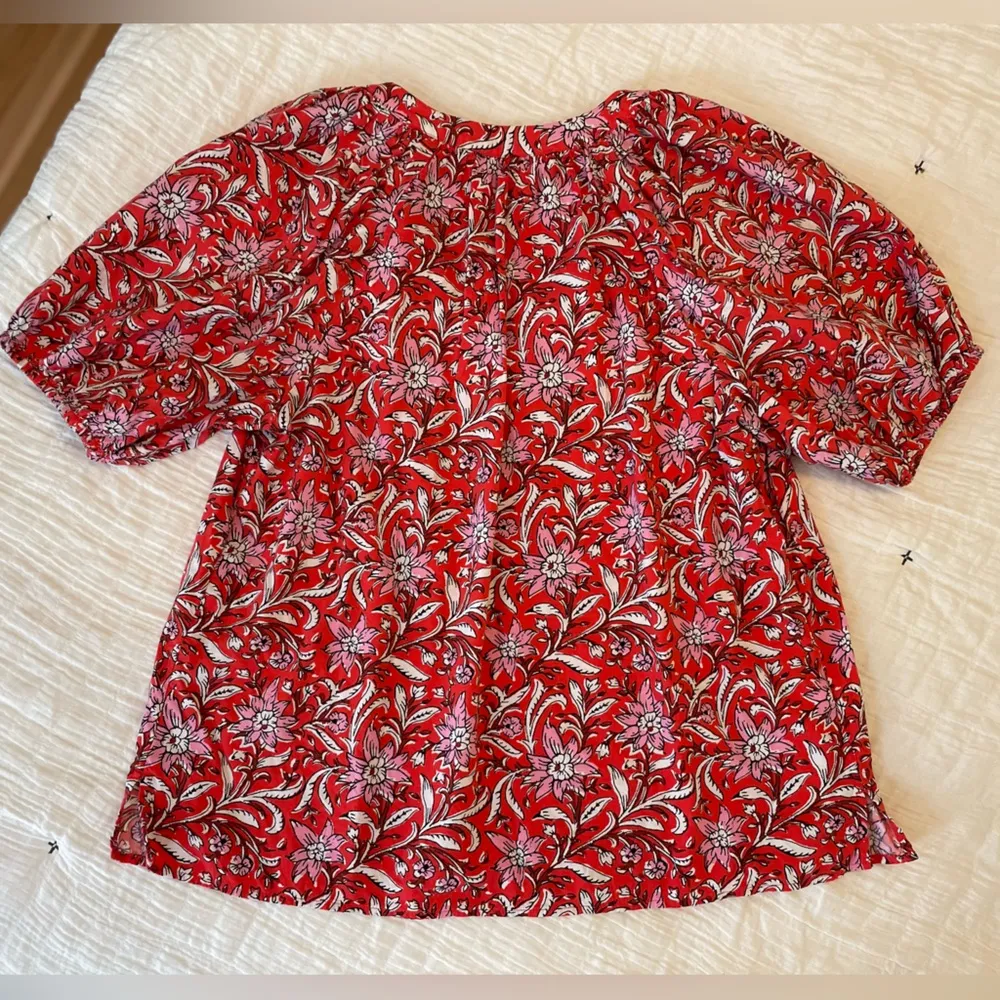 LOFT Spring Bloom Tie Neck Puff Sleeve Floral Puff Sleeve Peasant Top Size M - Image 5