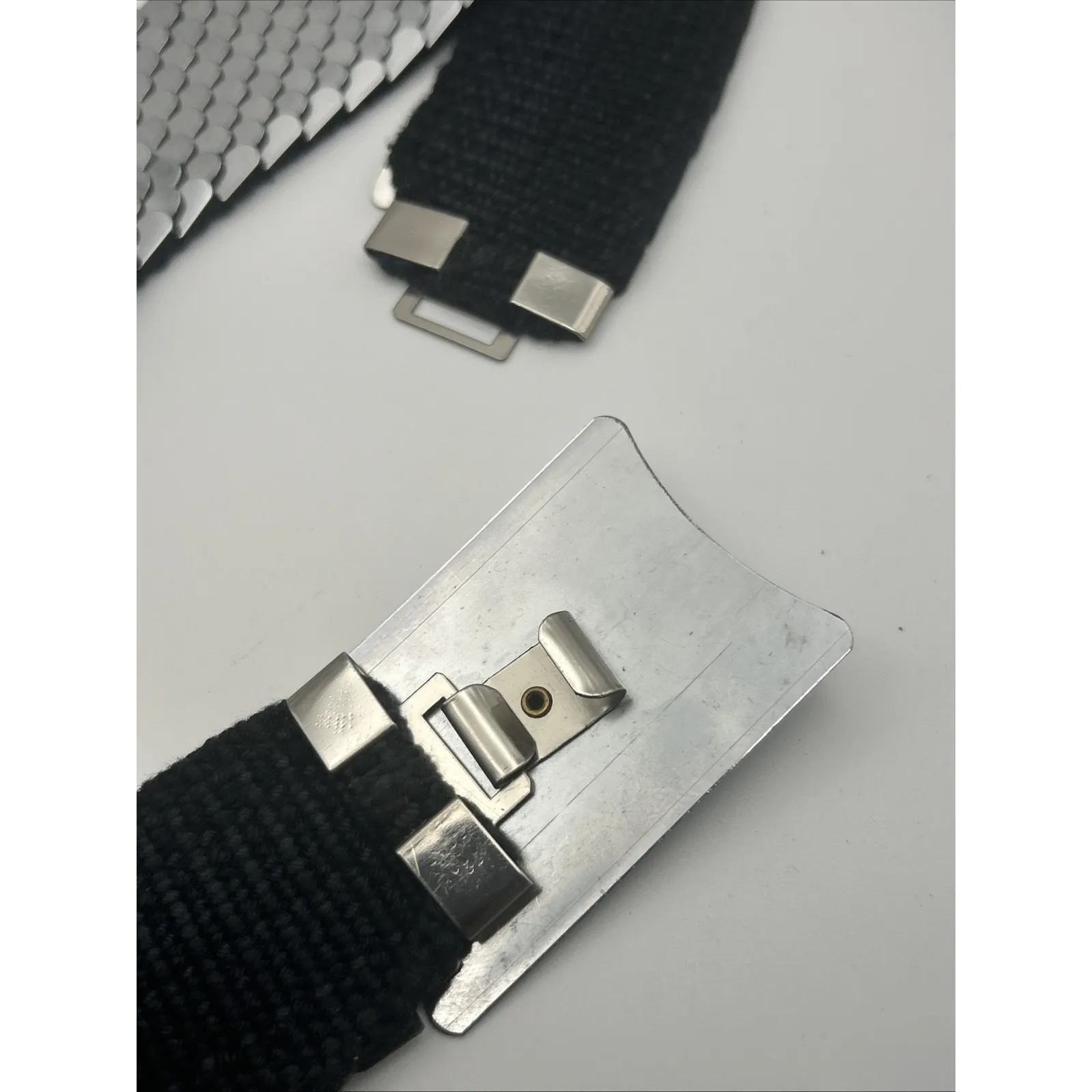 Vintage Silver Fish Scale Belt Metal STRETCHY Flower Buckle Shiny Sparkly Disco - Image 6