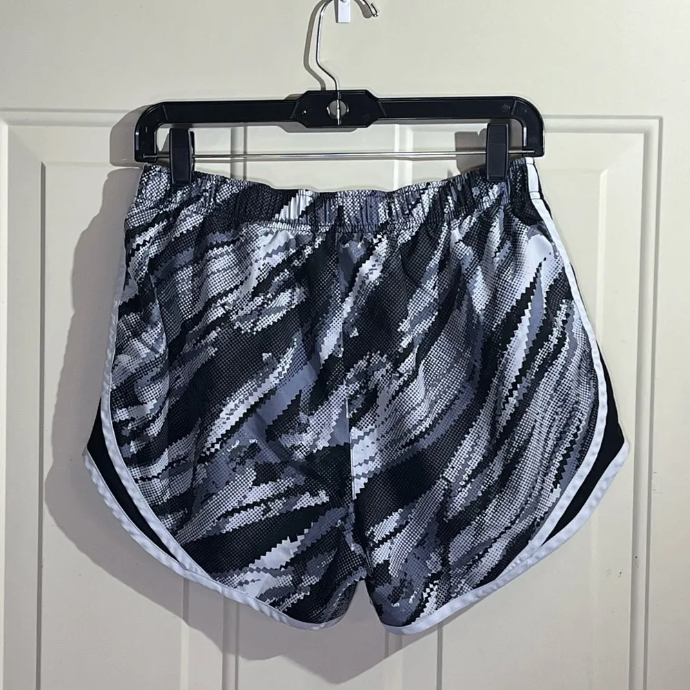 Nike Women's Dynamic Black and White Athletic Shorts - Image 2