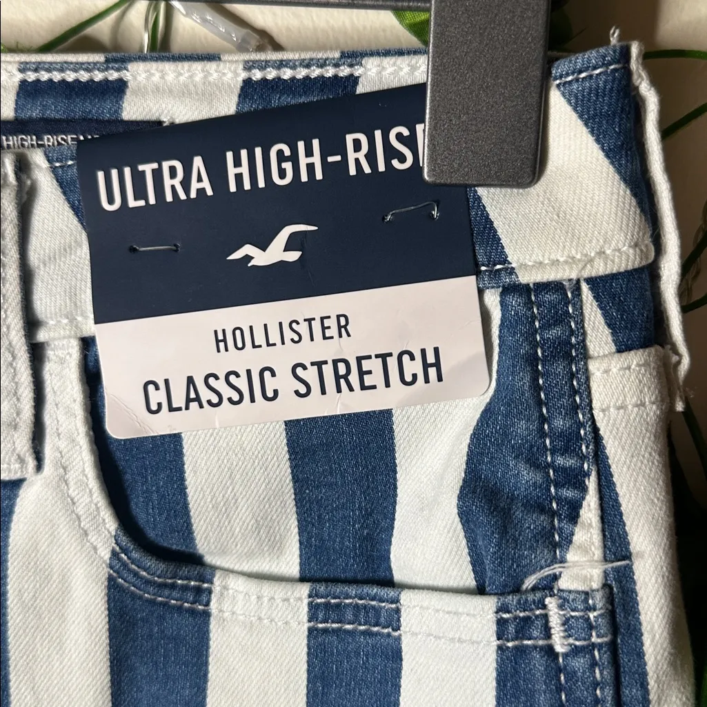 Hollister Striped Ultra High Rise Mom Jeans Size 13 SHORT NWT - Image 3