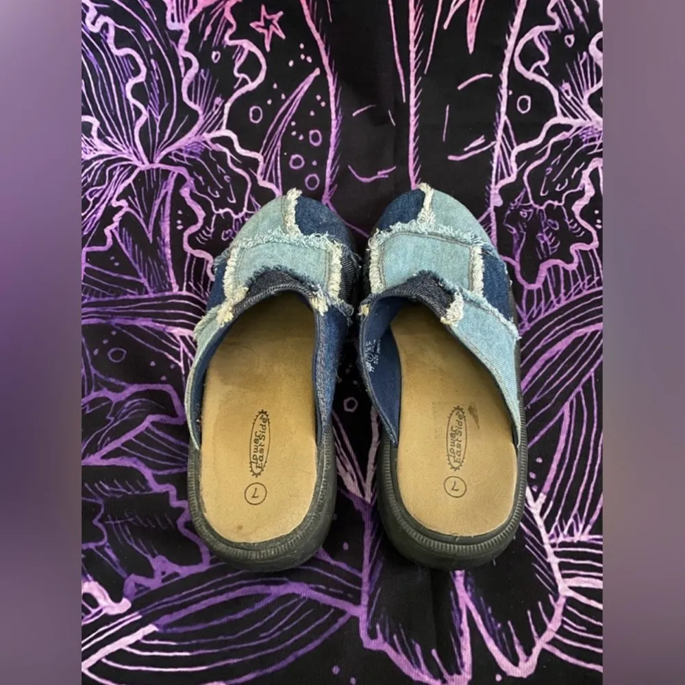 EUC  Vintage Y2K Denim Patchwork Slip on Platform Clogs Size 7 - Image 3
