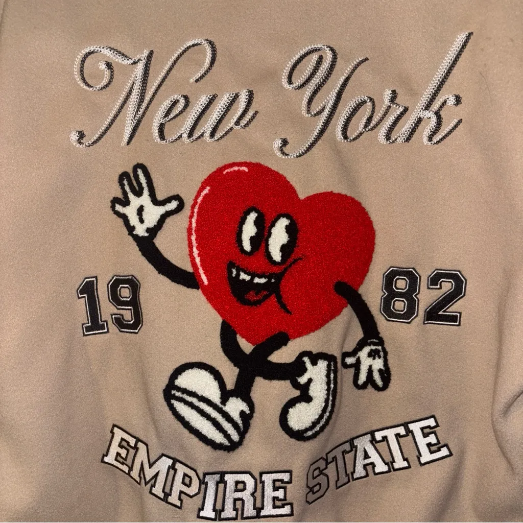 NWT Forever 21 NY Varsity Jacket in Beige Cream Small Unisex - Image 4