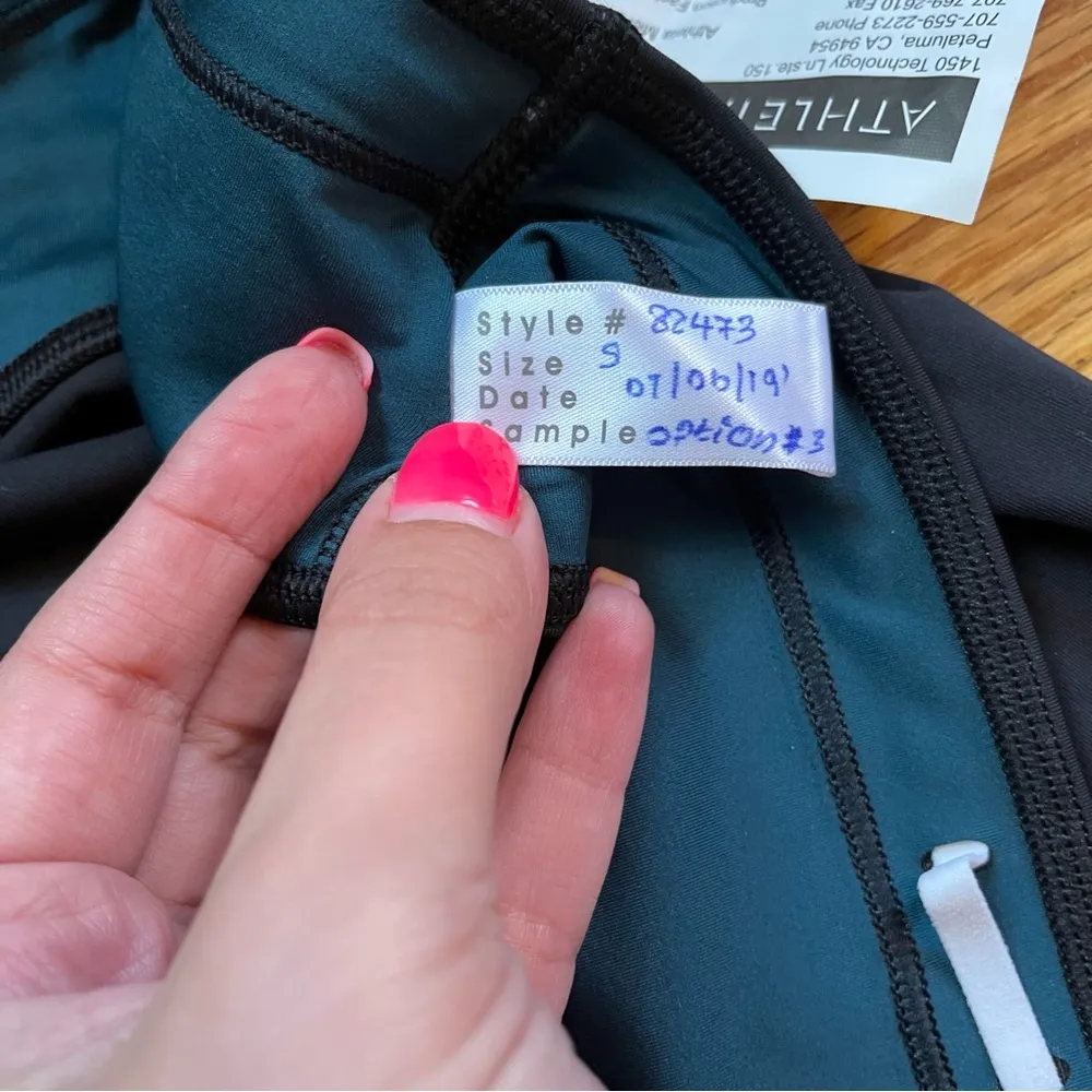 Athleta black super sonic shorts size small SAMPLE - Image 4