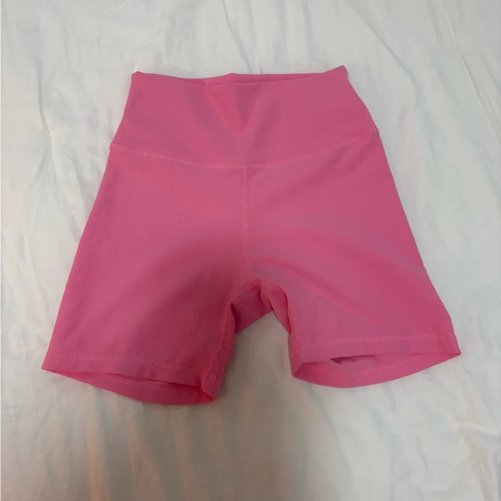 NWT | wilo the label sold out pink ribbed biker shorts | size small - Image 2