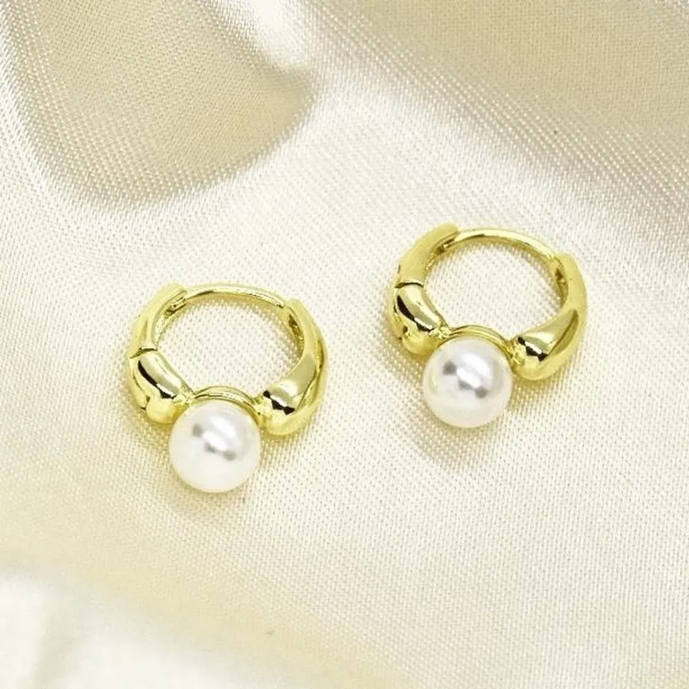 Mini Pearl Hoop Earrings Gold - Image 2