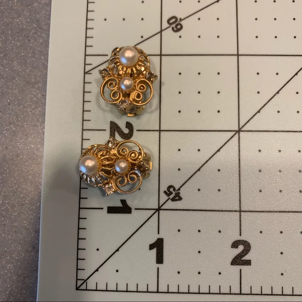 Vintage Gold Color Clip - Image 5