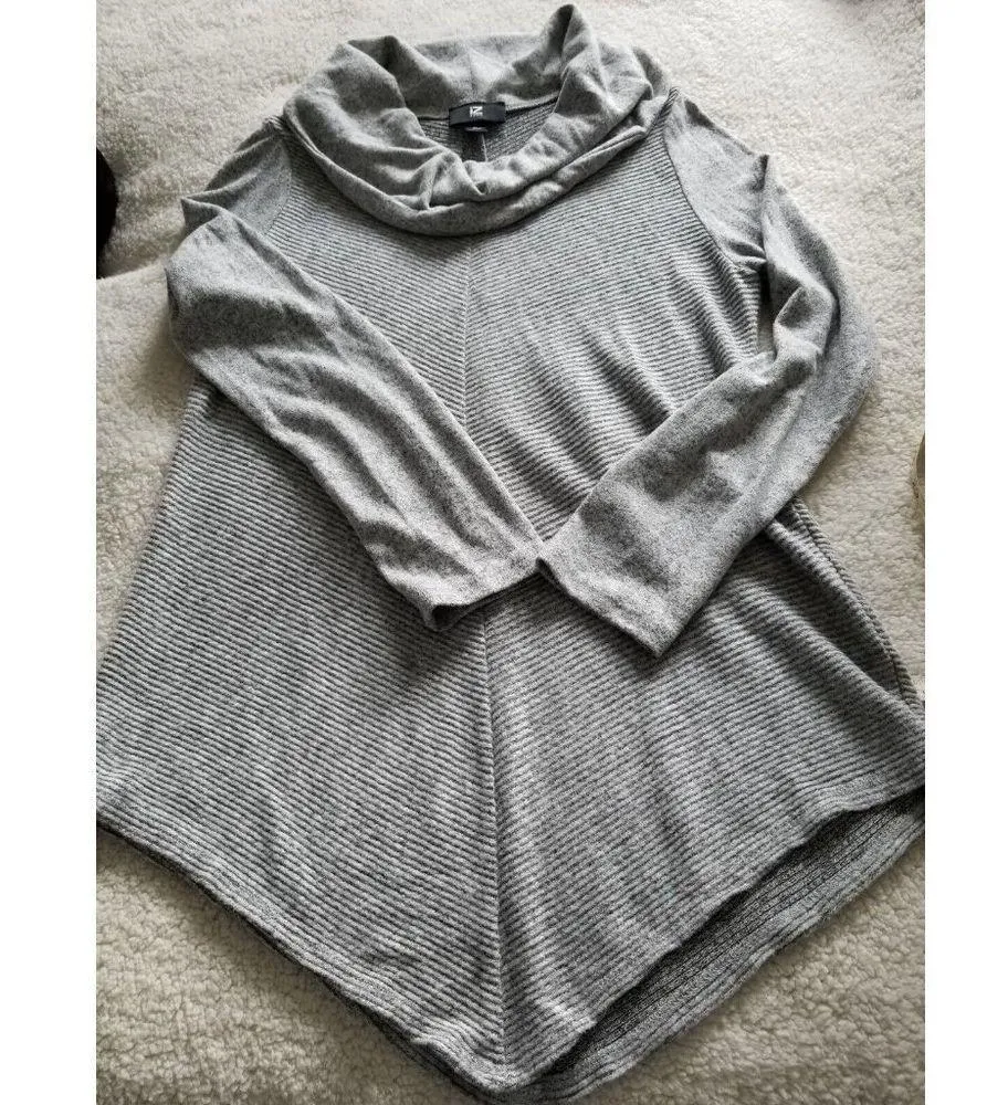 iZ Byer Women's Knit Sweater Top Cowl Neck V Hem Long Sleeve Gray Size M - Image 3