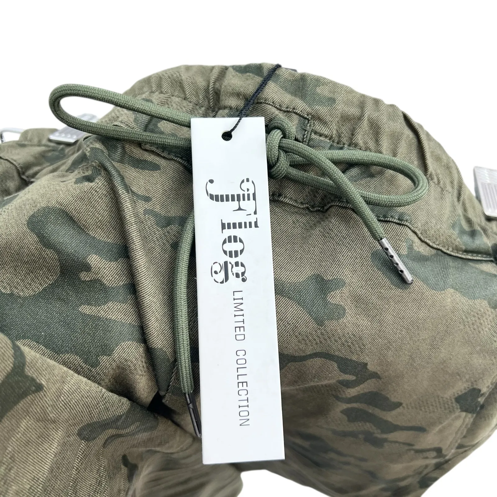 Bevy Flog Shely Olive Camo Jogger Pants Camouflage Print Green Size 25 - Image 9