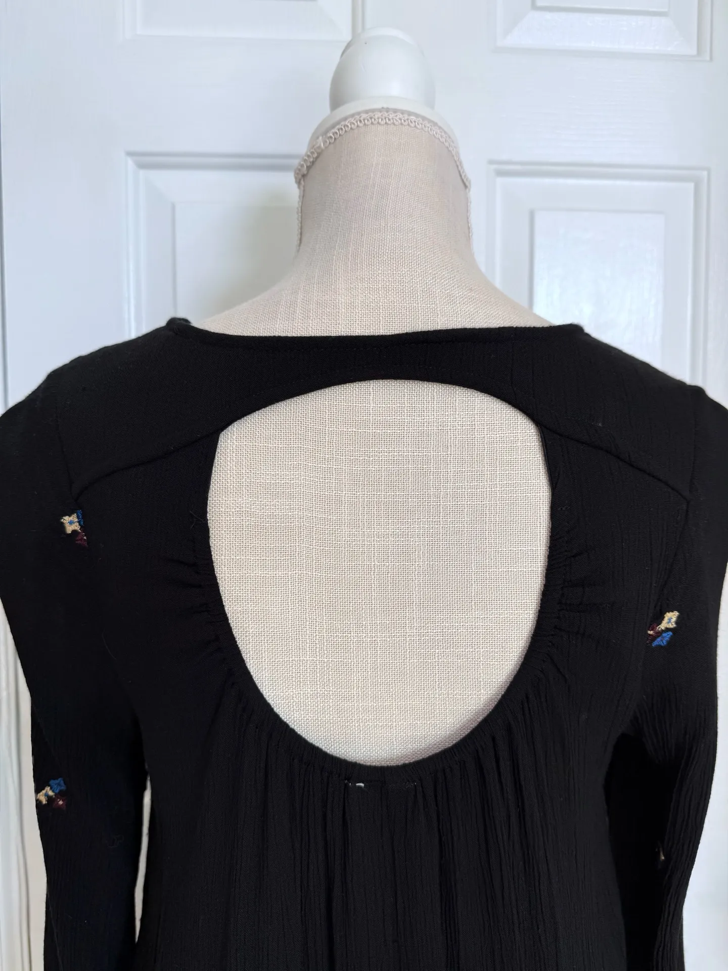 Japna Black Long Sleeve Embroidered Boho Mini Dress with Open Back Women’s Size M NWT - Image 5