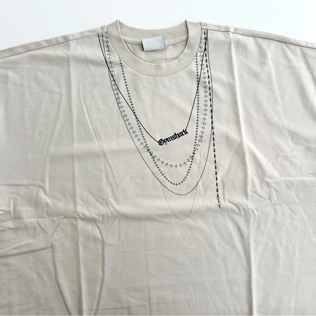 Gymshark XL/L Scallop Hem Shaped Shorts & Elevate Chain Oversized T-Shirt Set - Image 9