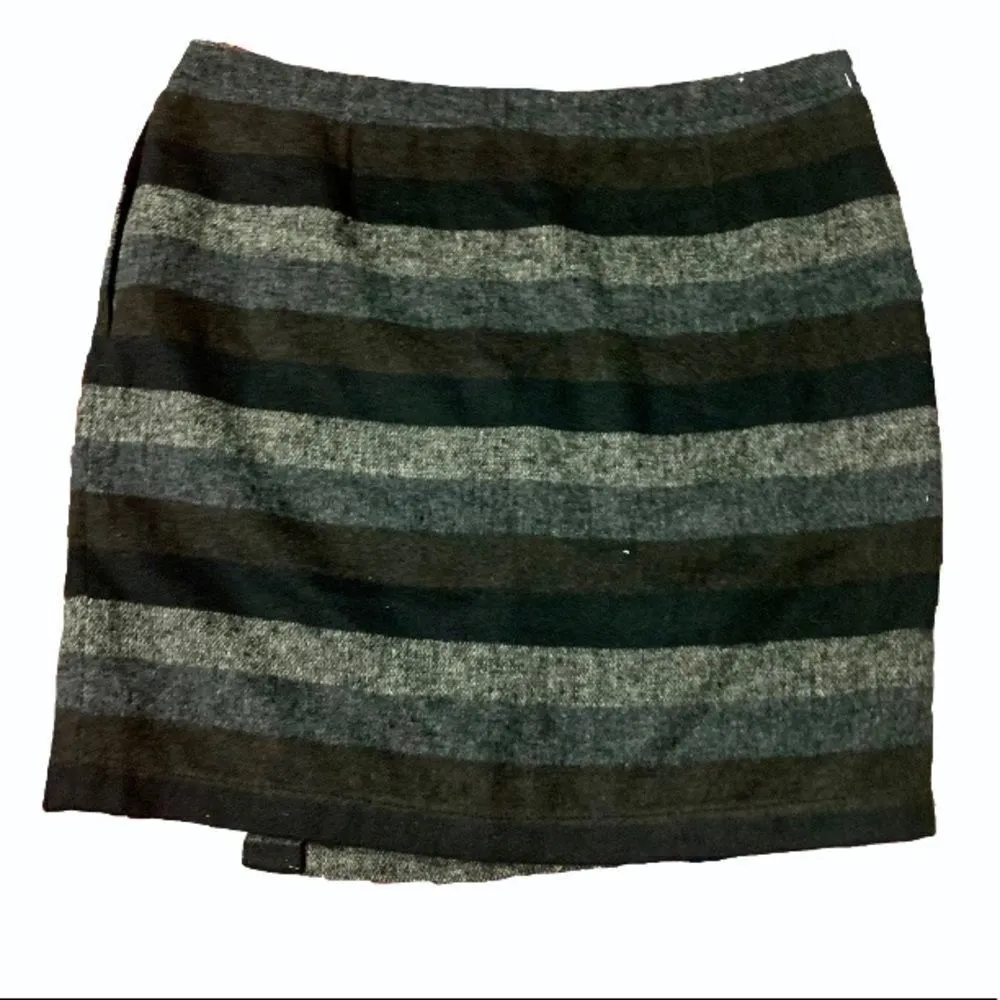 Anthropology Skirt Size L - Image 3