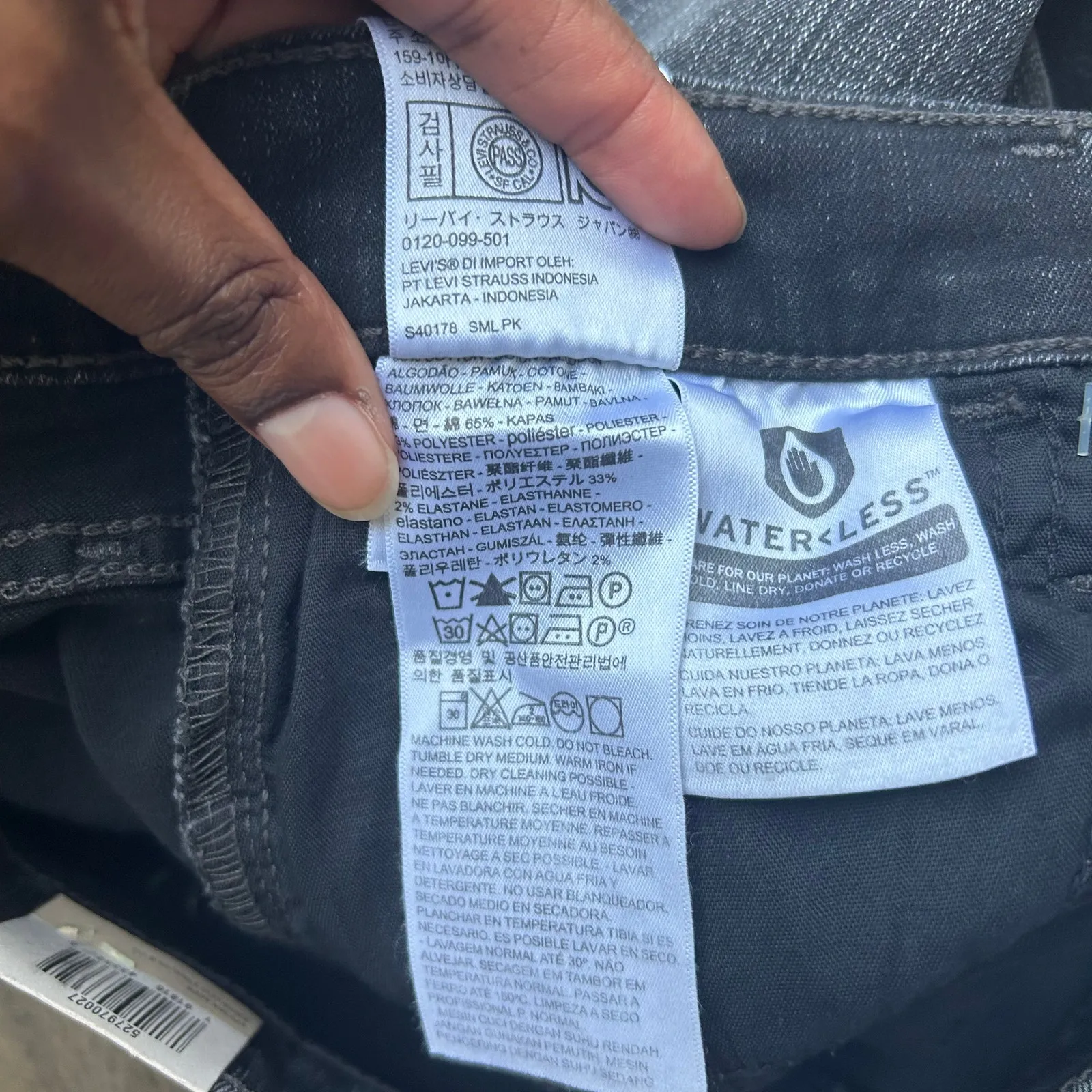 Levi’s Washed Black 720 High Rise Skinny Cropped Jeans Size 4/27 - Image 9