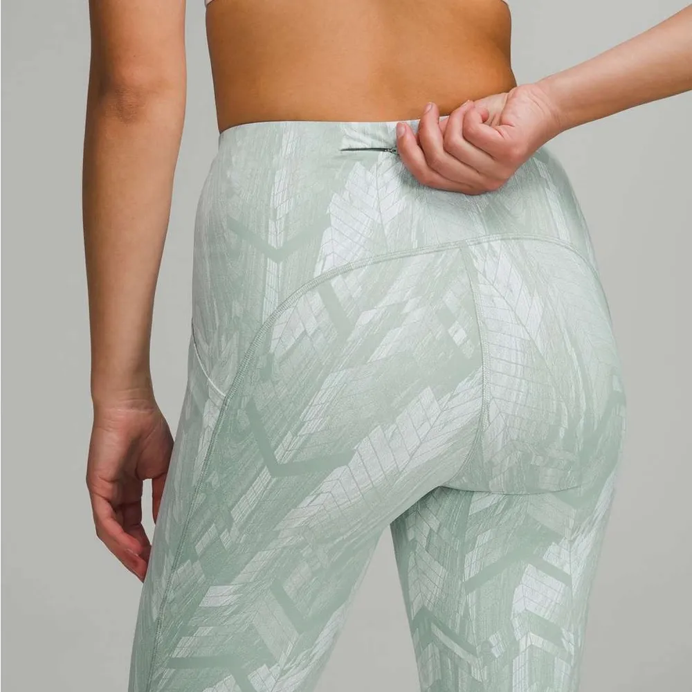 Lululemon Swift Speed High-Rise Crop 21" Reverberate Chevron Jacquard (Size 2) - Image 3