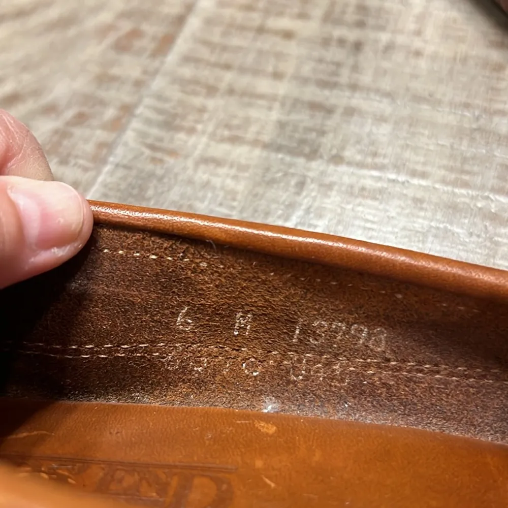 Lands End Women Vintage Slip On Loafers Low Heel Leather Loafers size 6 - Image 6