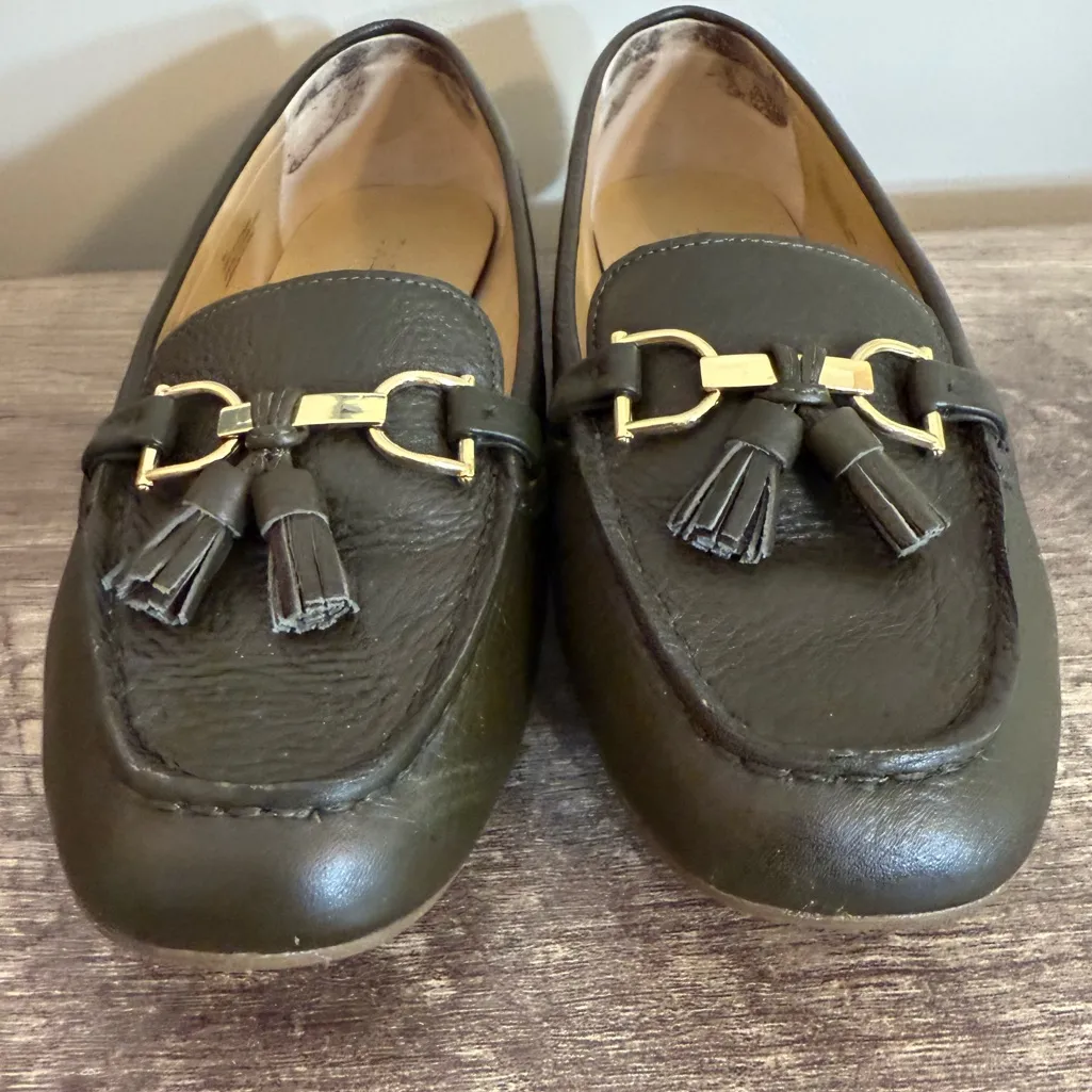Talbots Dark Green Leather Driving Loafers Mocs Women’s Size 9 Tassels Gold - Image 5
