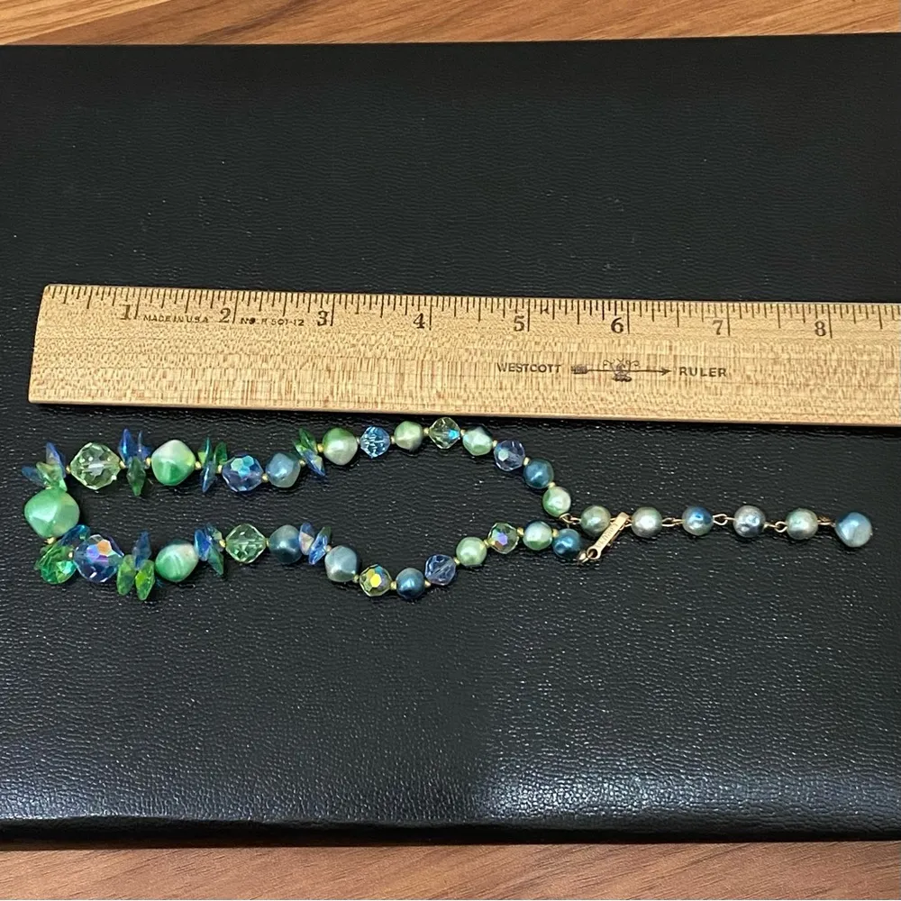 Vintage LAGUNA Blue/Green Faceted AB Crystal and Faux Pearl Choker Necklace - Image 10