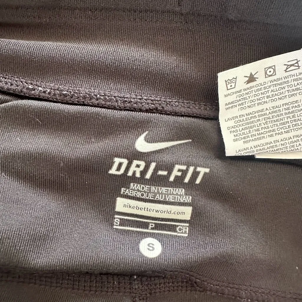Nike Running Dri-Fit Cropped Black Legging Size small - Image 4