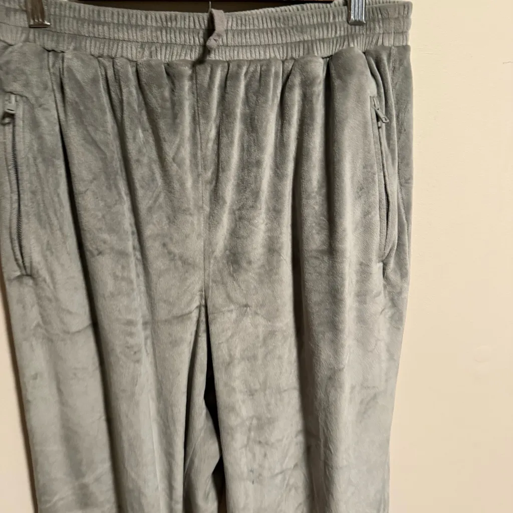 SKIMS Velour Gray Jogger Track Pants Loungewear Velvet Cozy- Size Medium - Image 4