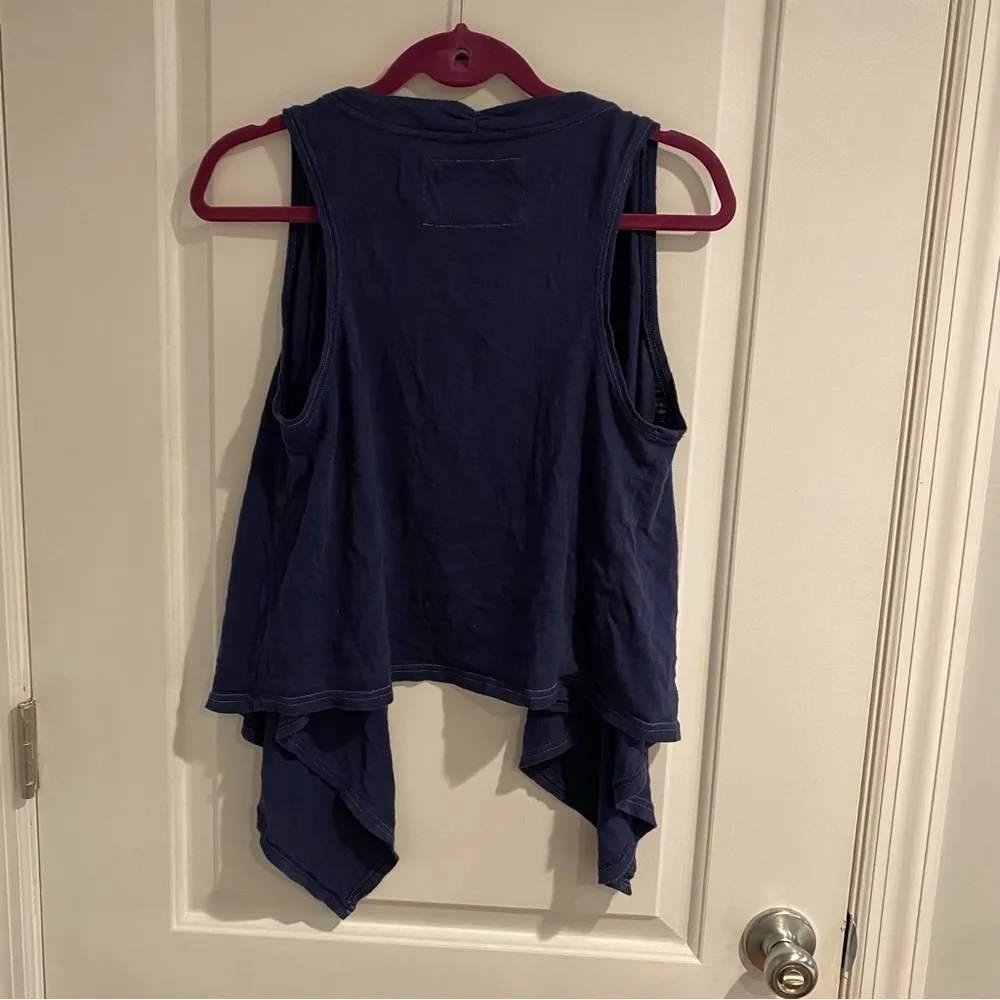Aeropostale vest for women size medium - Image 4