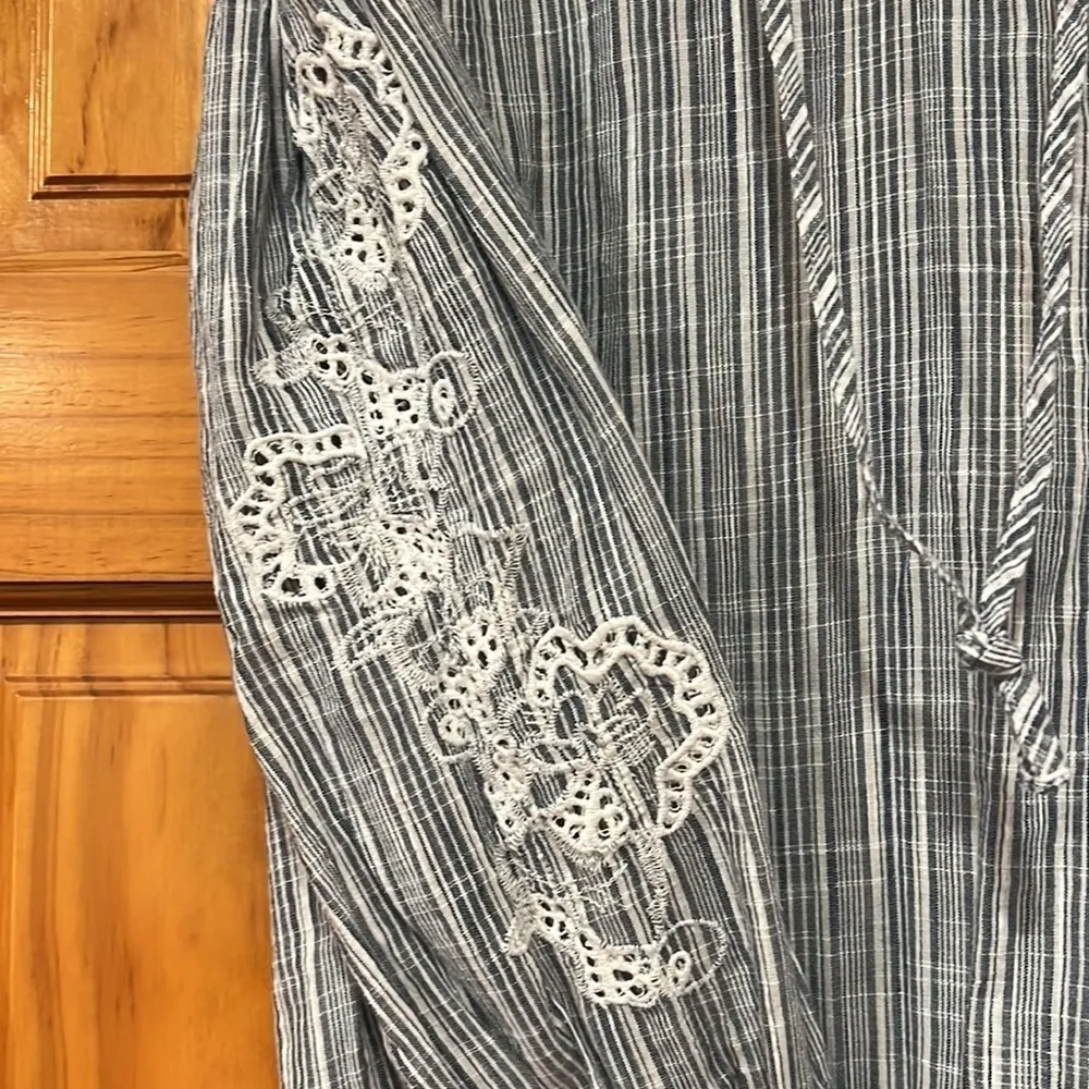 CHAPS Blue White Peasant Top Stripe Shirt Lightweight Long Embroidered Sleeves M - Image 7