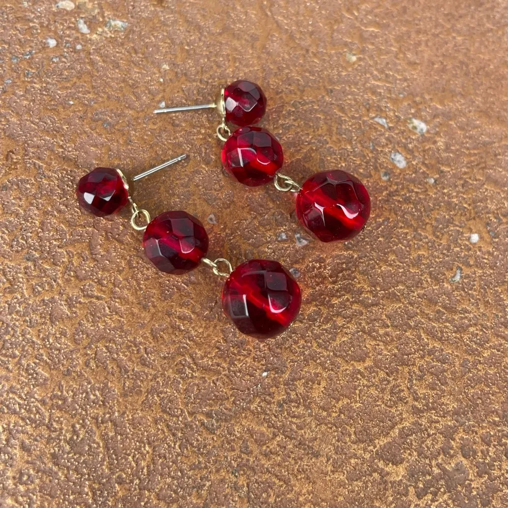Red beaded dangly earrings - Image 2