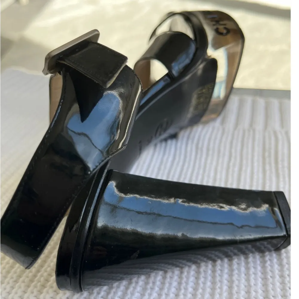 Strappy Heels Vintage Lucite 2001 Black Patent Leather US6/ 36 - Image 8