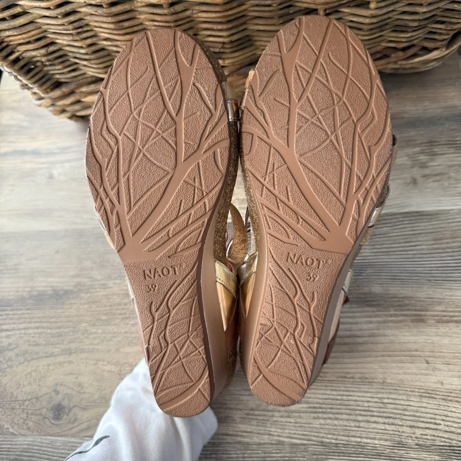 Naot Hero Wedge Sandals Women’s 39 (US 8) – Leather Strappy Cork Footbed Comfort Tan - Image 5