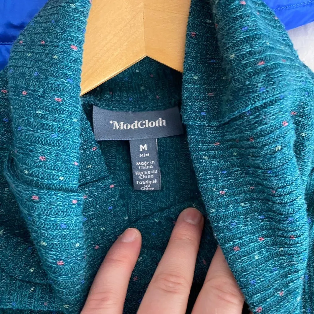 Modcloth Teal with Multicolor Knit Cropped Long Sleeve Turtle Neck Size Medium - Image 5