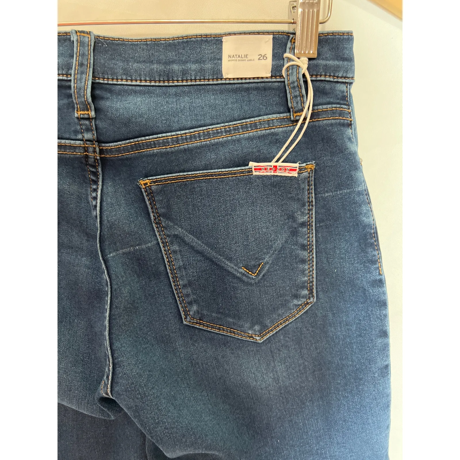 Hudson NEW size 26 jeans Natalie mid rise skinny stretchy ** flaw see photo - Image 4
