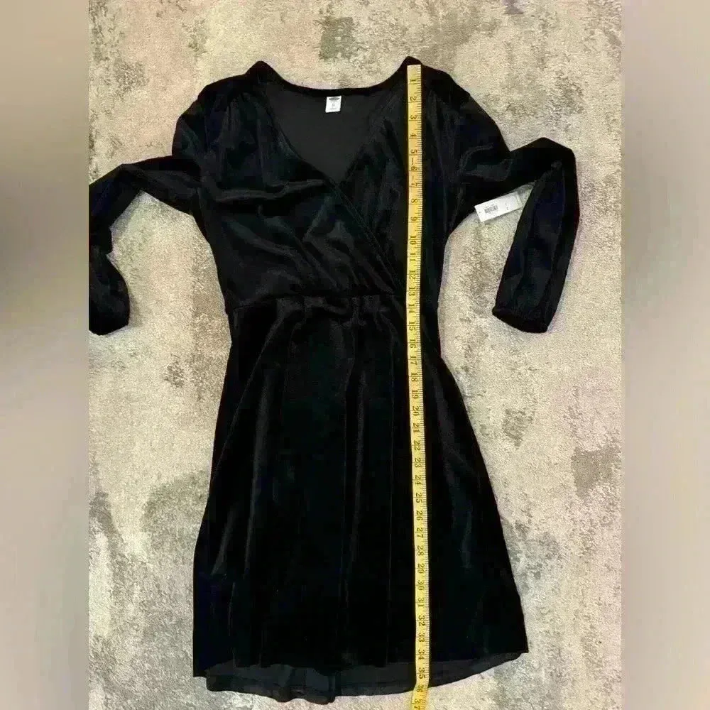 Women’s Velvet Old Navy Dress - Image 6