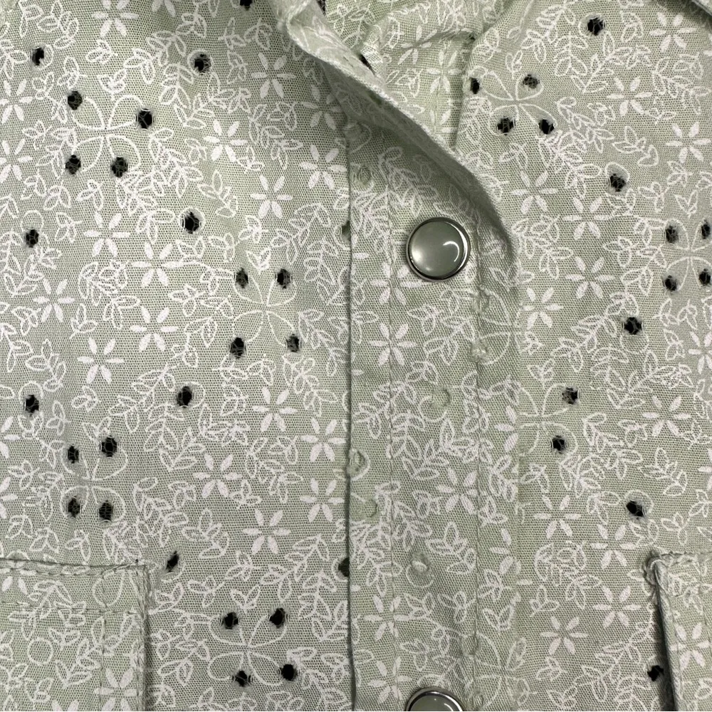 Western Back in the Saddle Mint Green Eyelet Shirt – Size M – 100% Cotton Size M - Image 8