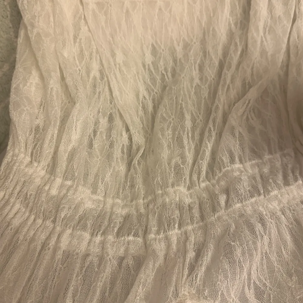 Free People cute top size L white lacy scoop front v back cinched waist - Image 8