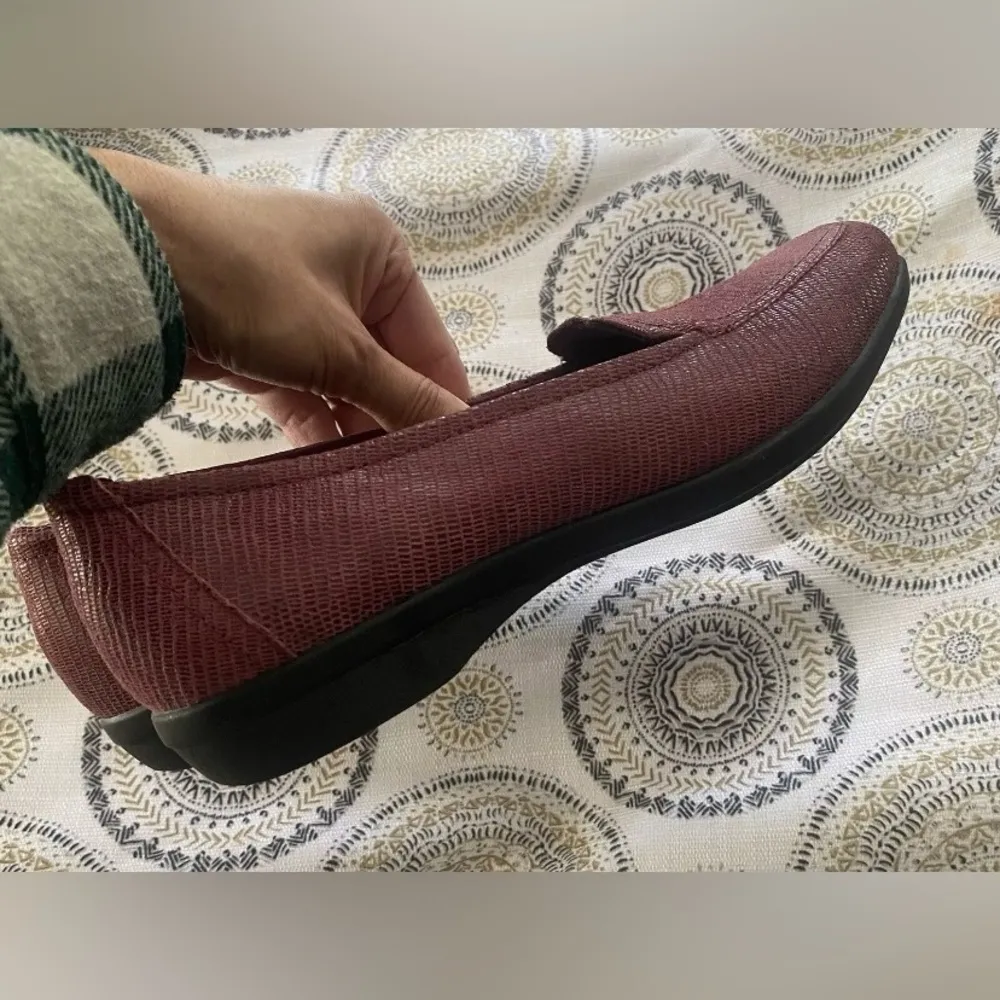 Clarks Womens Haydn Gloss Purple Comfort Slip-on Loafer Shoe Size 8 - Image 14