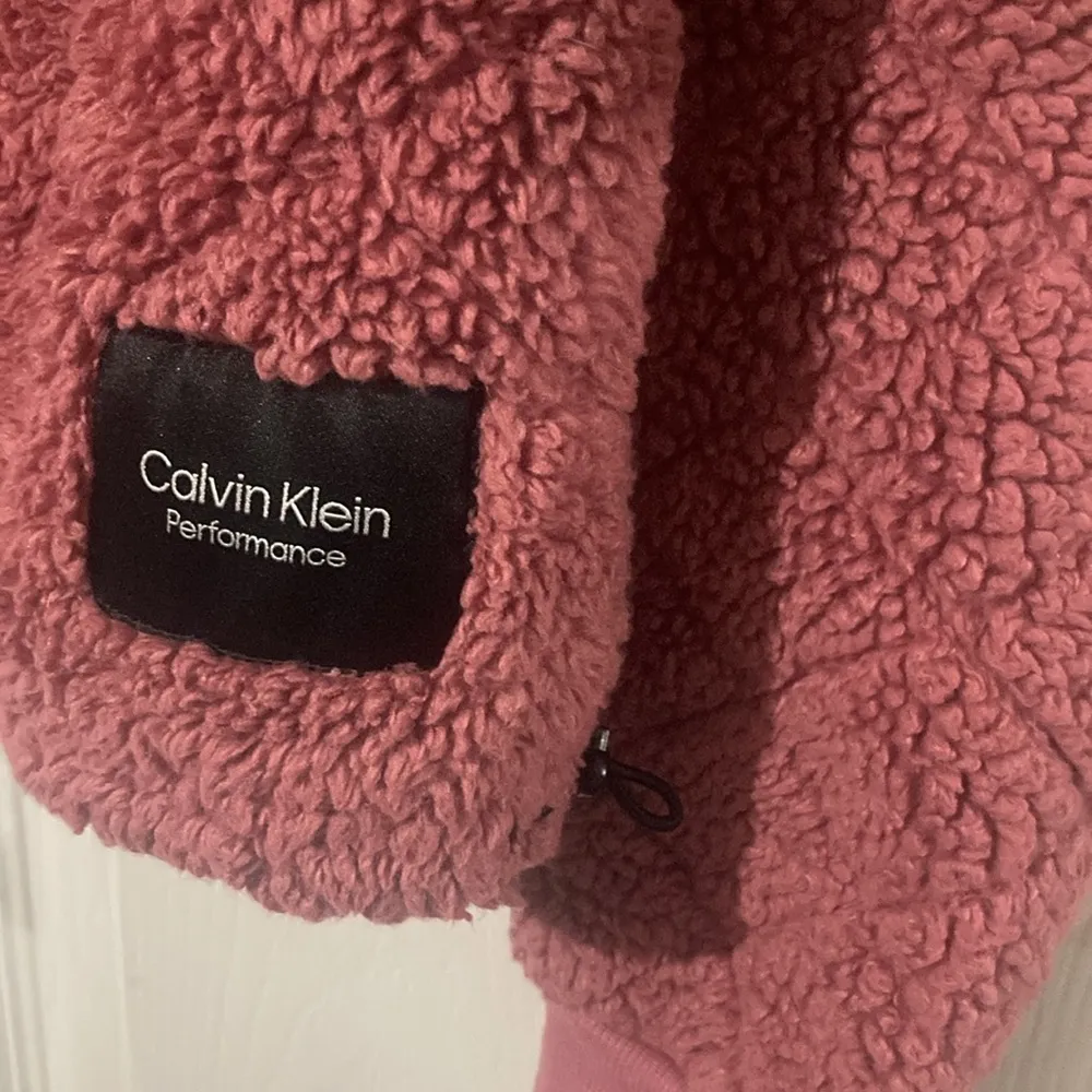 Calvin Klein Performance 1/4 Zip Sherpa Pullover Sweater Women’s Medium Pink - Image 4