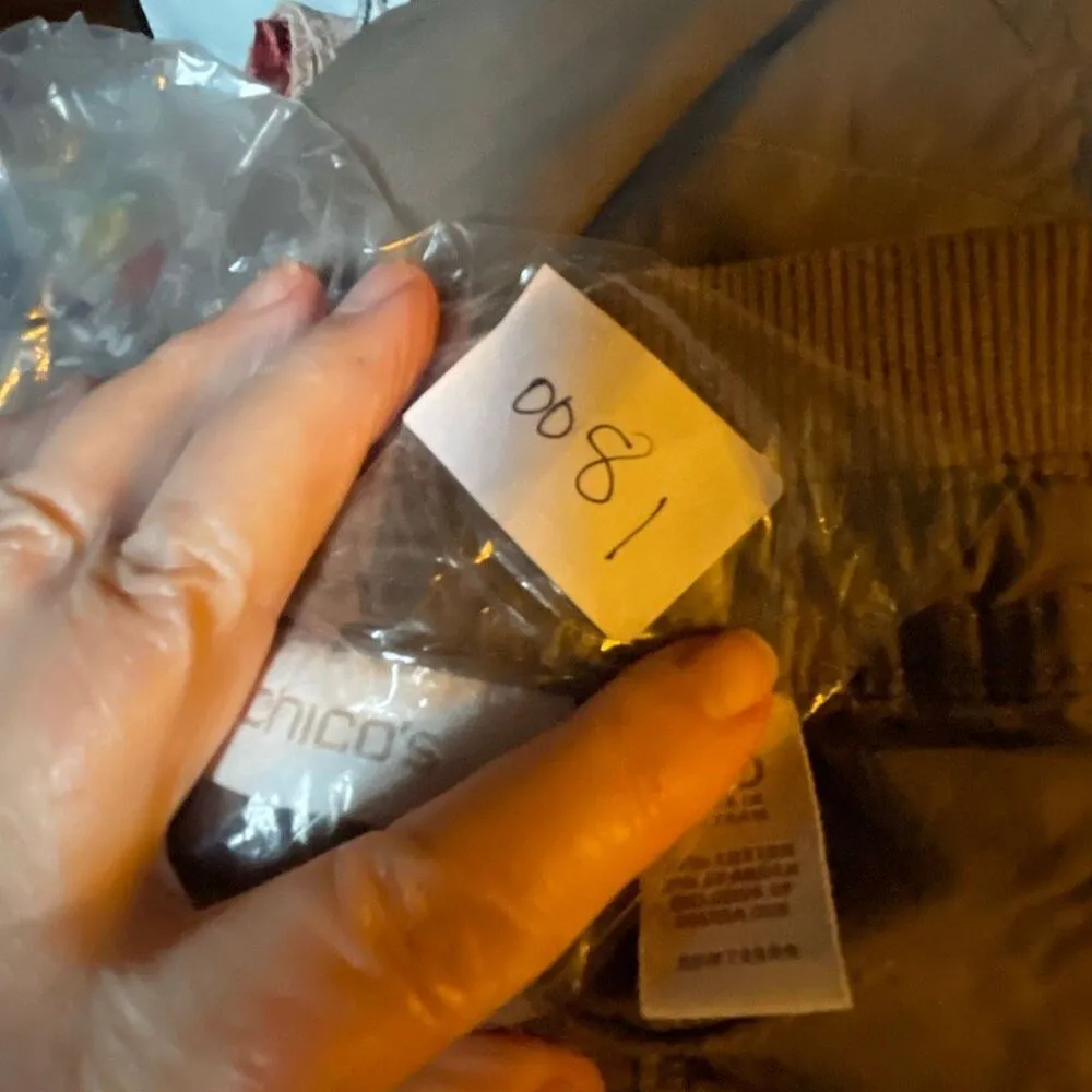 Chico’s size S (.05) taupe cargo capris. - Image 12