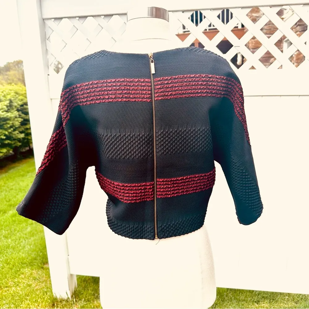 Tugce & Ece Collection Black & Red Textured Short Top Size L - Image 9