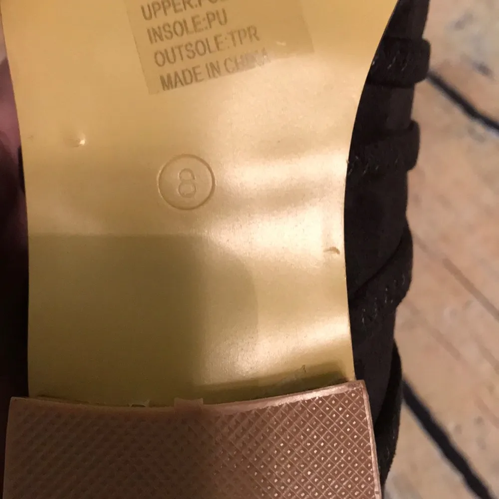 NWOB strap front point toe shoes Brown Size 8 - Image 7