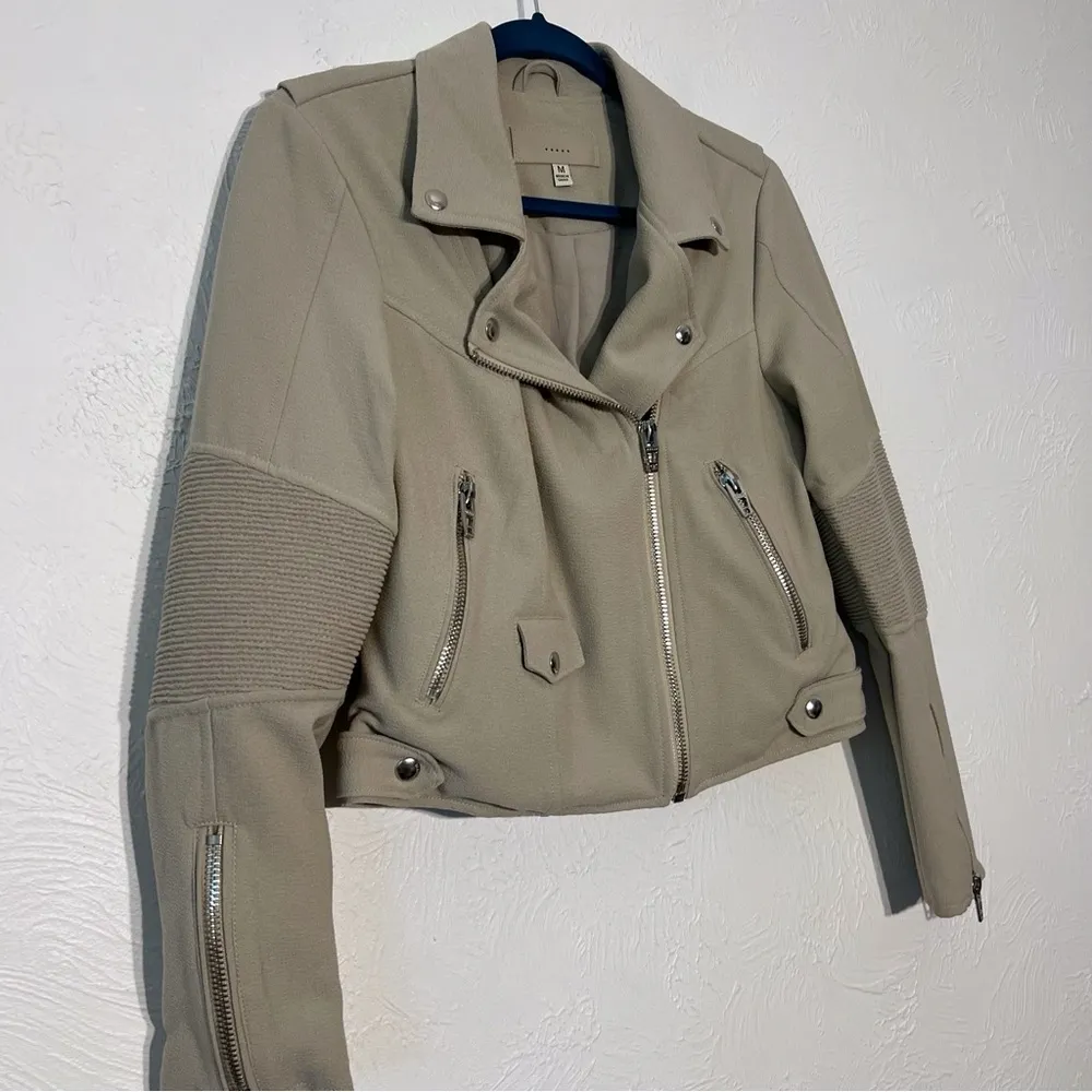 Blank NYC Songbird Crepe Moto Jacket Zip Asymmetric Crop Beige  Taupe  SZ S - Image 5