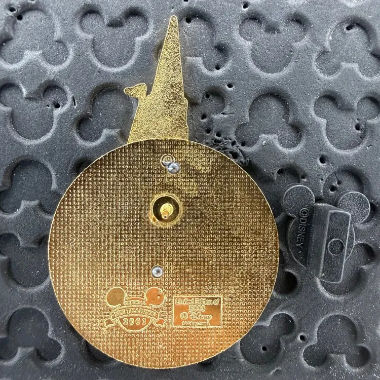 Disney parks Celebrating the Life of Walt Disney The Entertainer LE 5000 pin - Image 2