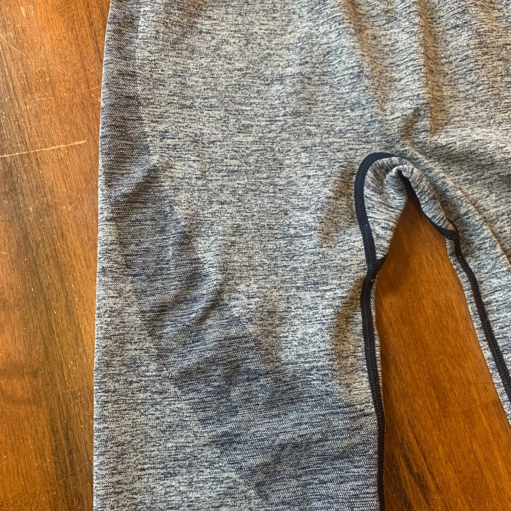 PINK Victoria Secret seamless workout leggings. Gray/navy size Small - Image 6