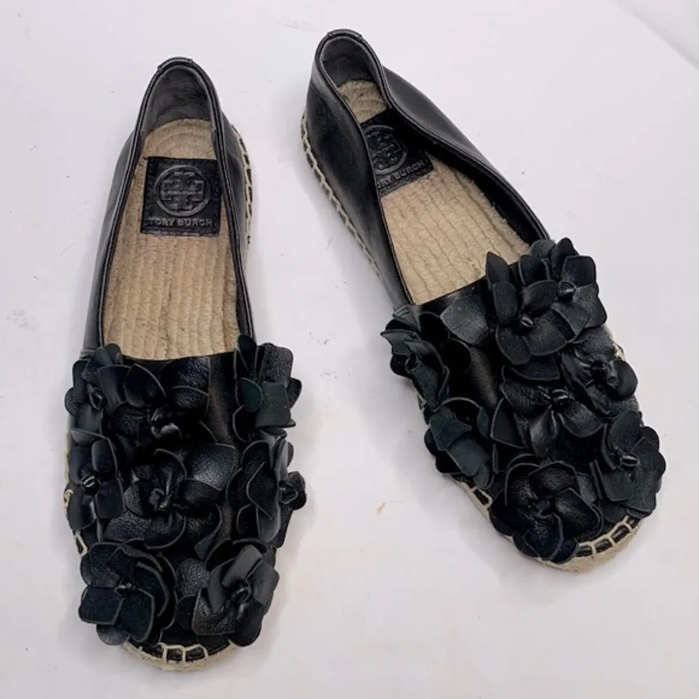 Tory Burch Black Leather Blossom Floral Applique Espadrilles Slip-on S-144 Sz 7 - Image 2