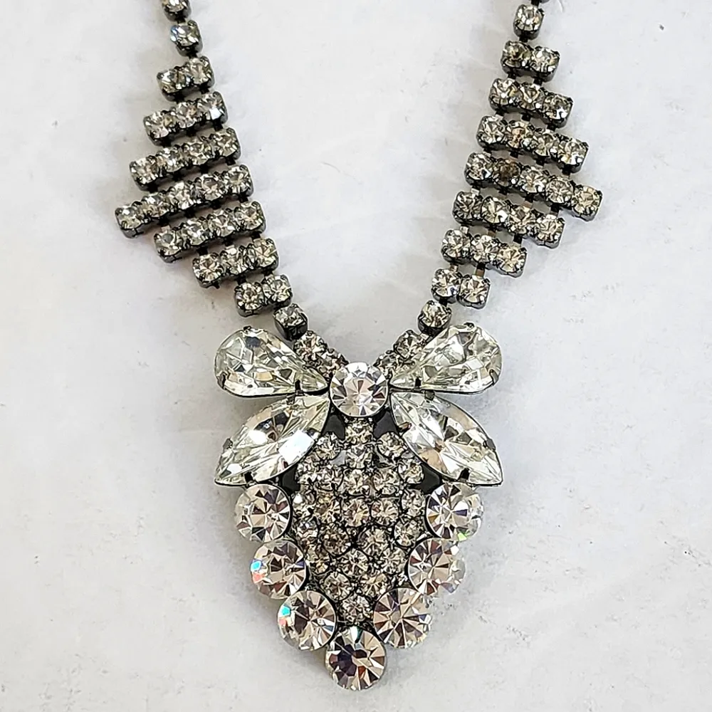 Elegant Crystal Rhinestone Necklace Earrings Set Silver - Image 3