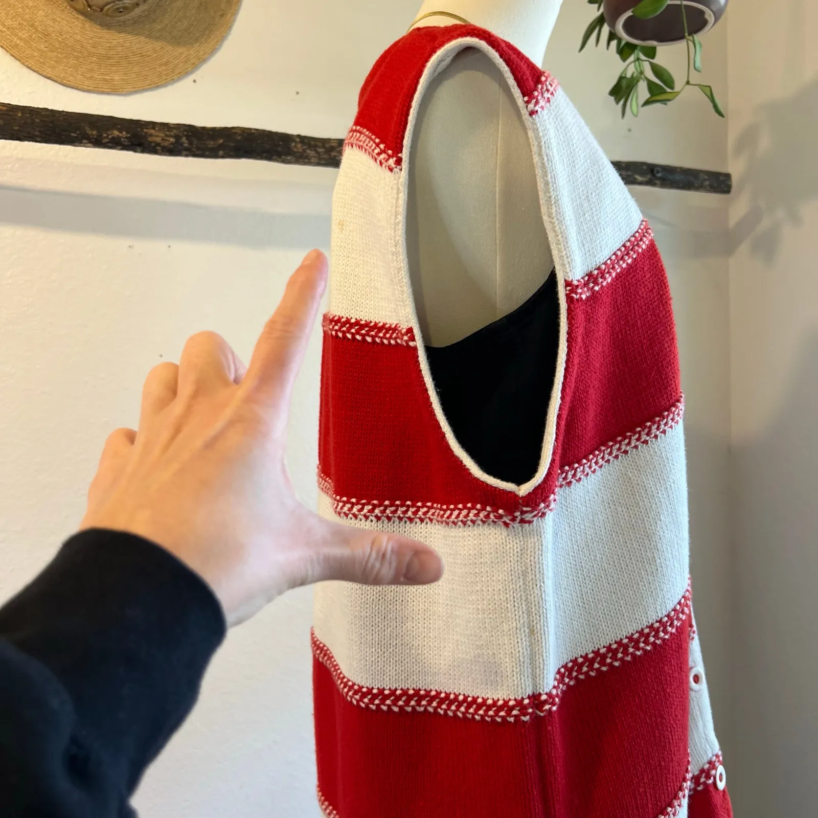 Liz Claiborne Red & White Chunky Cotton Knit Sweater Long Vest Size Medium - Image 6