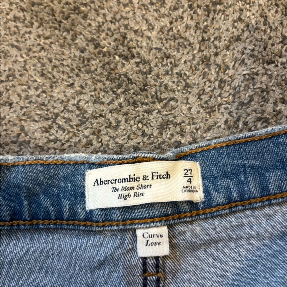 Abercrombie Curve Love Mom Shorts - Image 2
