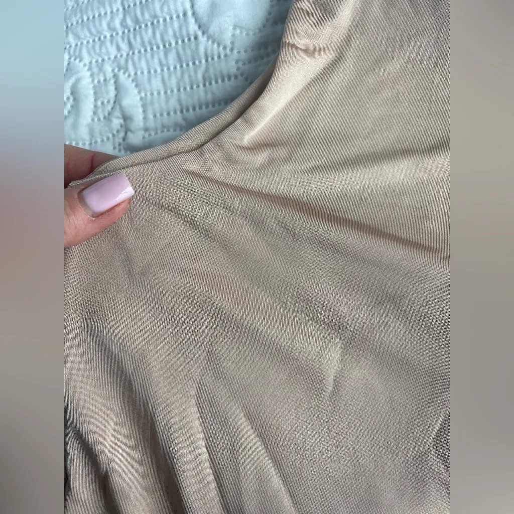 NWT MUSSGUIDED TAN SLINK BODYSUIT US2 - Image 9