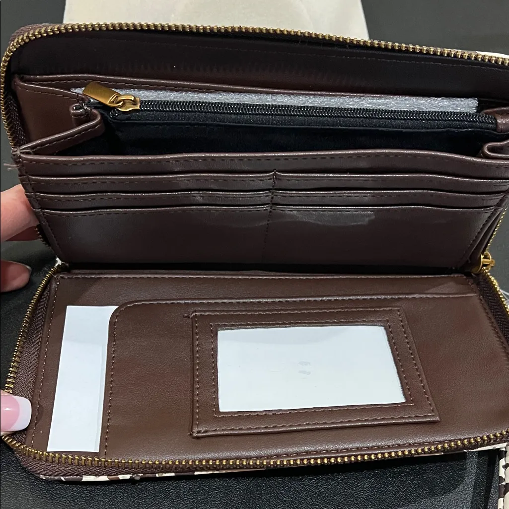 Betsey Johnson | Western Motif Heart Pattern Wristlet/Wallet - Image 8