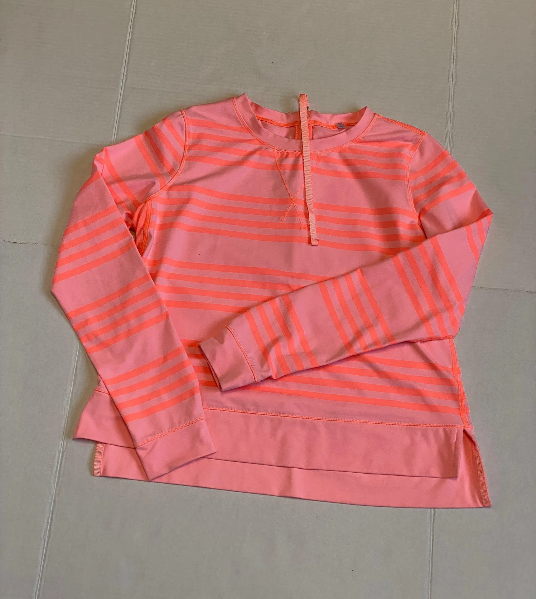 Run Warm Up Crew Top Sz 8 - Image 6